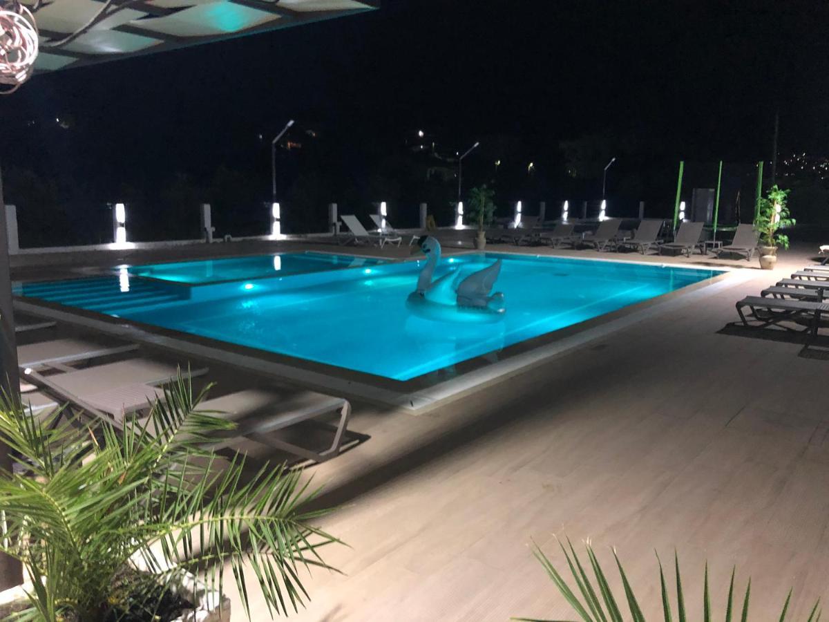 Metropolis Hotel Ulcinj Kültér fotó
